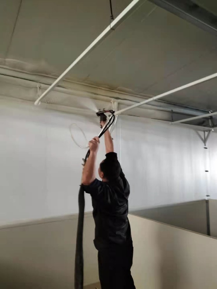 聚氨酯發(fā)泡機(jī)墻體保溫噴涂施工流程及要點(diǎn)分析