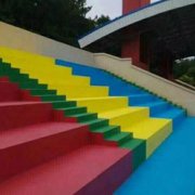 運(yùn)動(dòng)場(chǎng)用聚脲涂料的噴涂保護(hù)